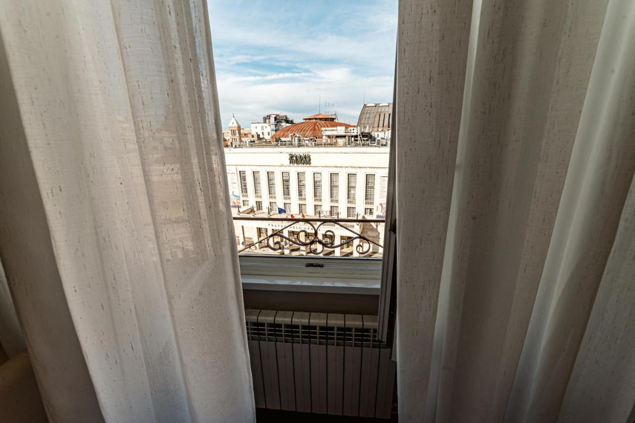 Downtown Luxury B&B - Termini Train Station Рим Экстерьер фото