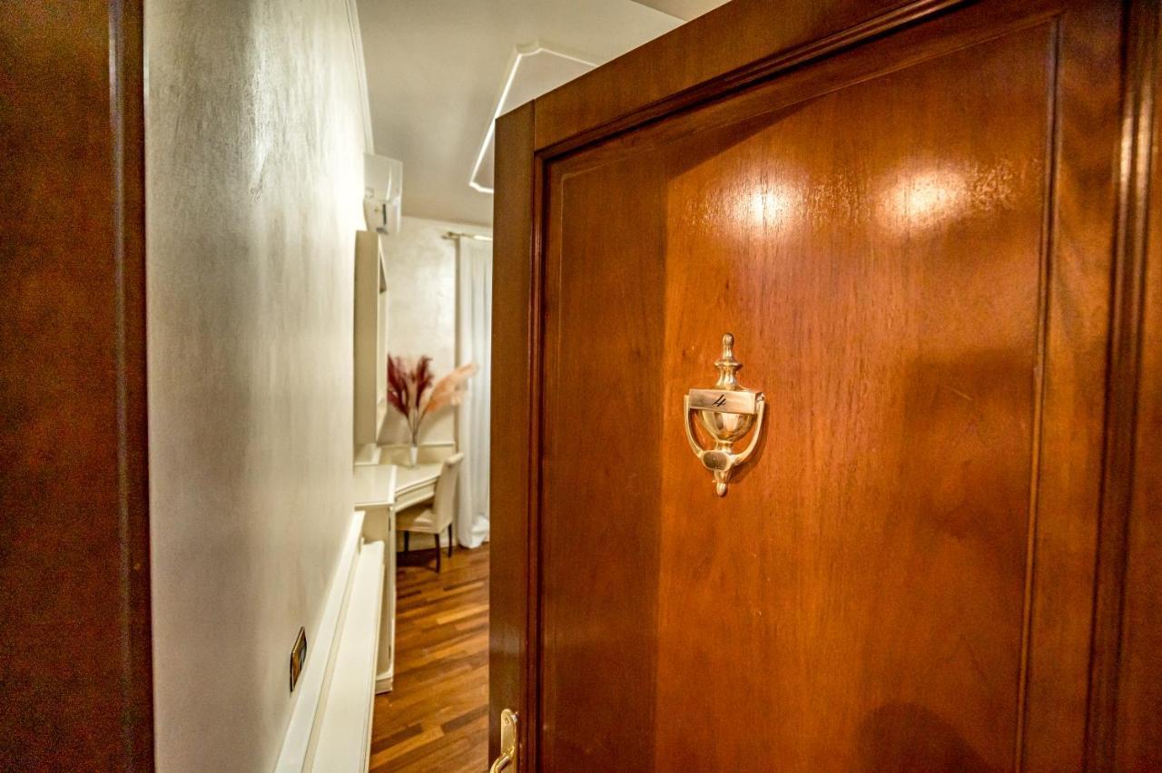 Downtown Luxury B&B - Termini Train Station Рим Экстерьер фото